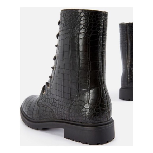 Shoe Dazzle Boots NEW Utilitarian Combat Boot ‘TRIS’ Black Croc Textured Size 6 - Picture 9 of 9